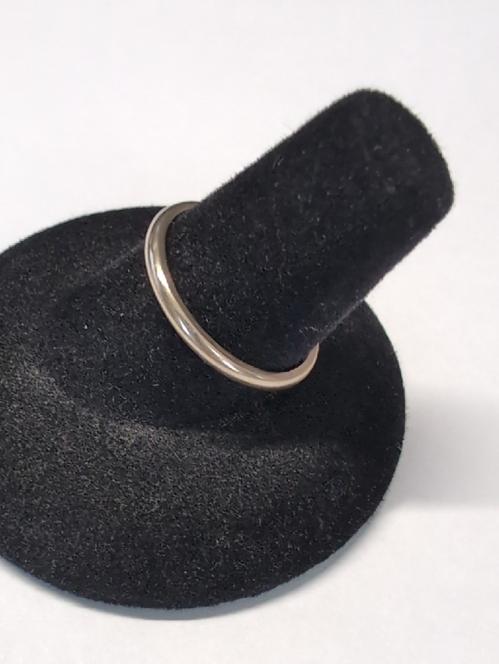 Price Firm - 14k Gold Band 1.9mm size 7.5 - Picture 3 of 10